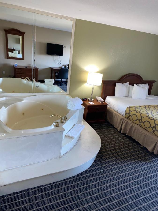 Baymont By Wyndham קוקומו מראה חיצוני תמונה